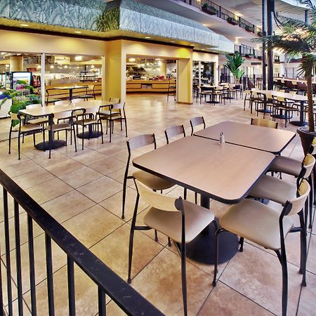 Holiday Inn Des Moines-Airport Conf Center By Ihg Exterior foto