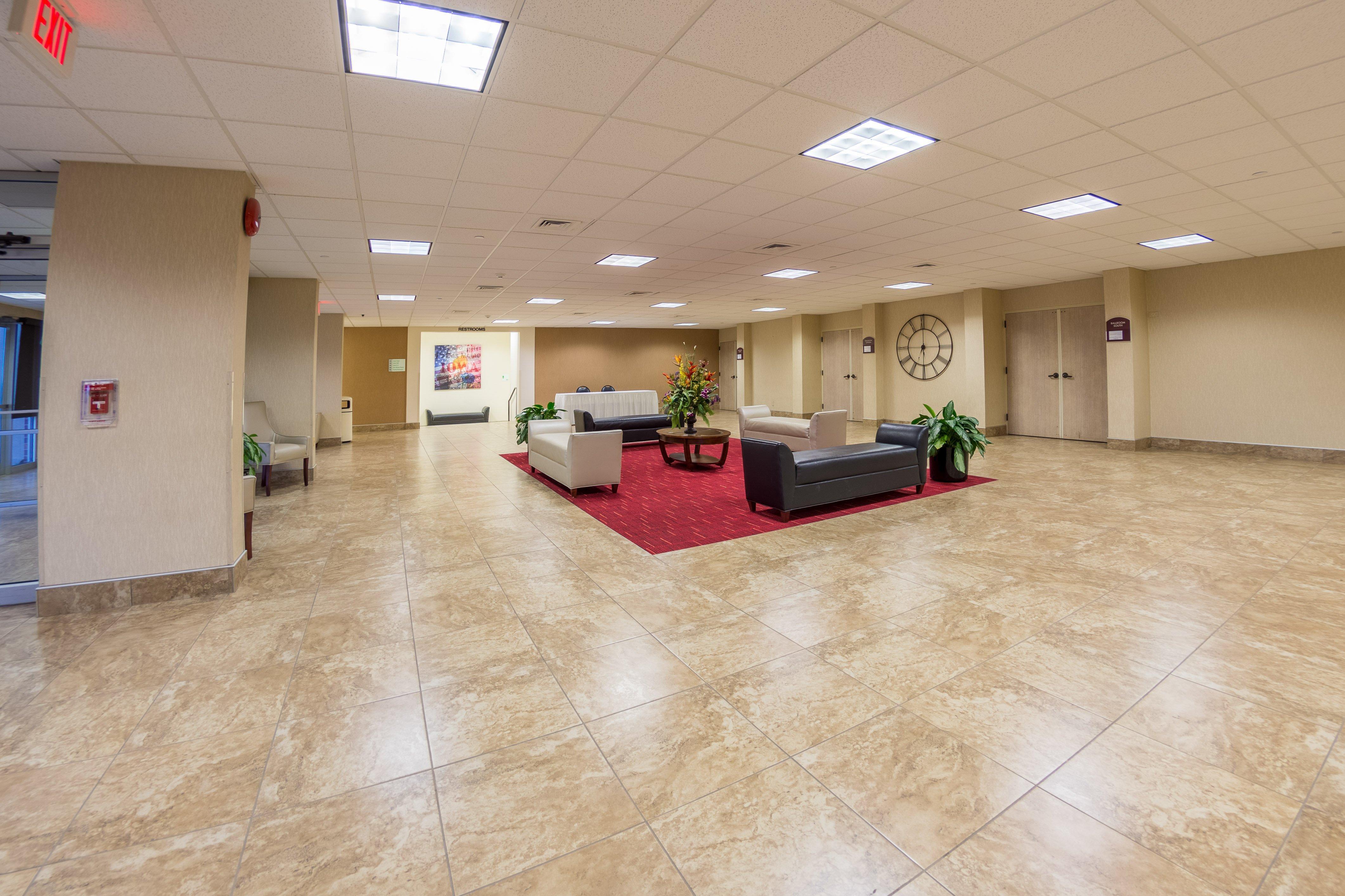 Holiday Inn Des Moines-Airport Conf Center By Ihg Exterior foto
