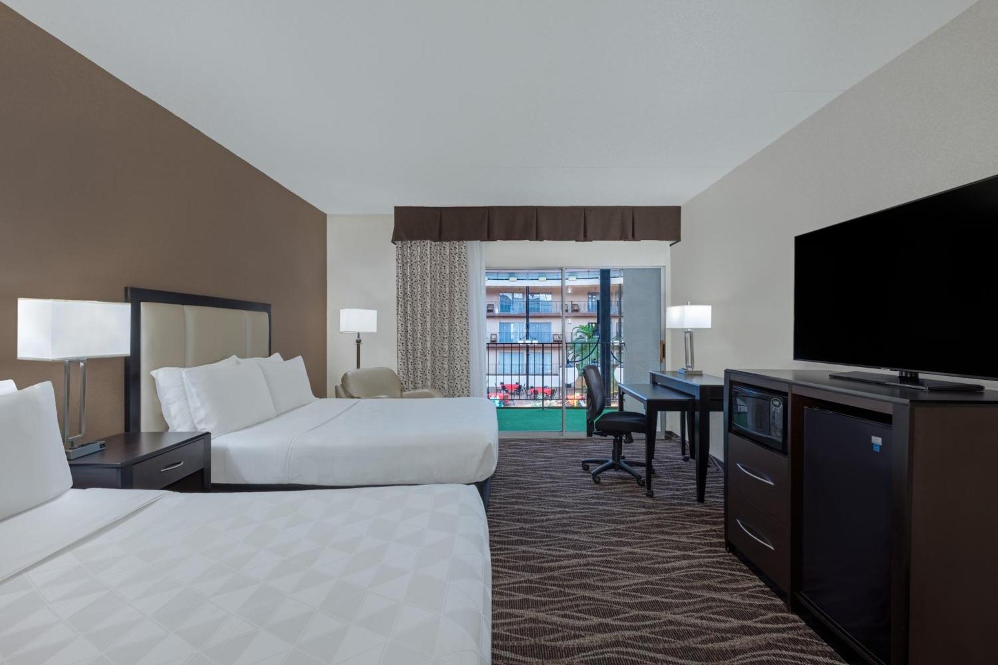 Holiday Inn Des Moines-Airport Conf Center By Ihg Exterior foto