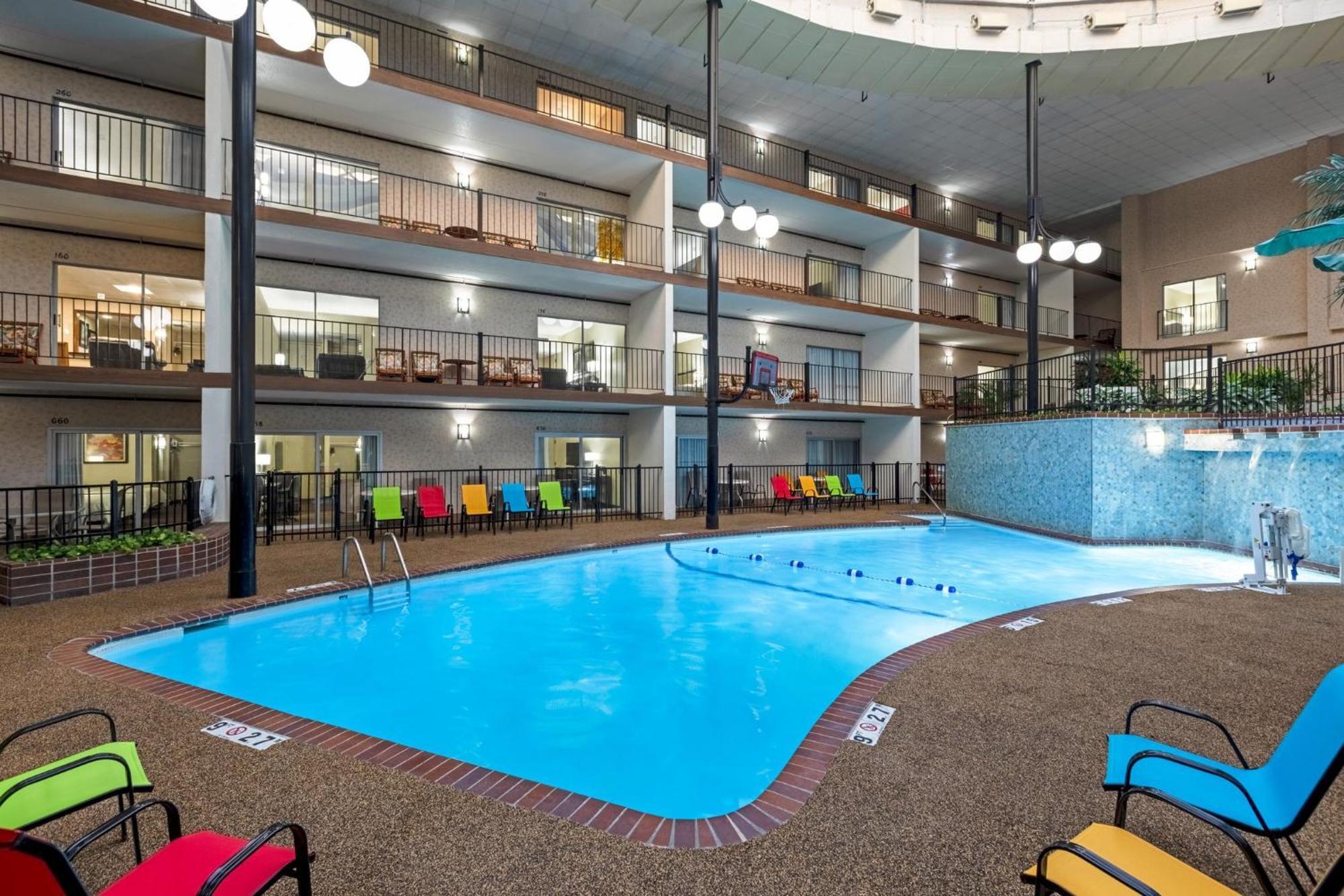 Holiday Inn Des Moines-Airport Conf Center By Ihg Exterior foto